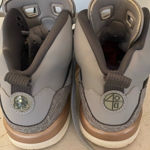 Jordan Spizike Wolf Grey